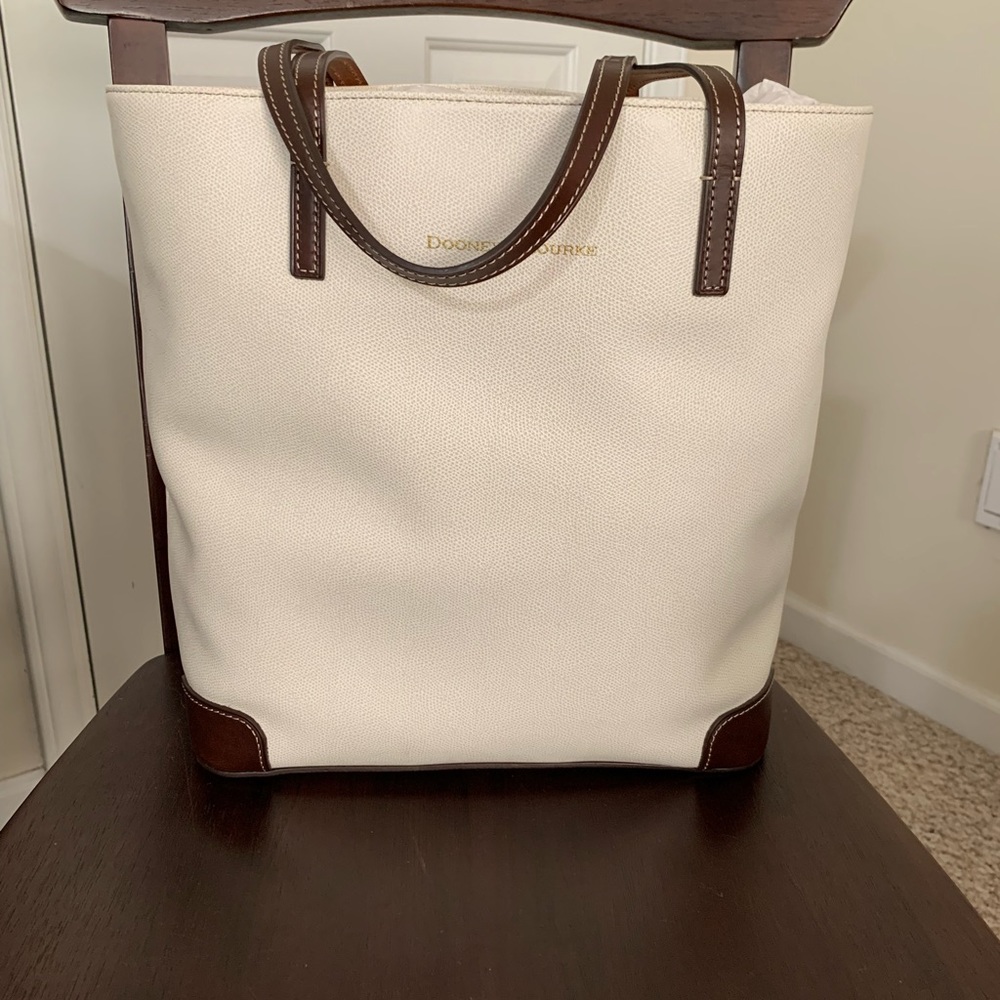 Dooney & Bourke Everyday Tote